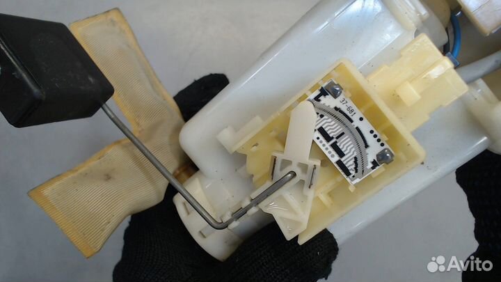 Насос топливный электрический Toyota Celica, 2004