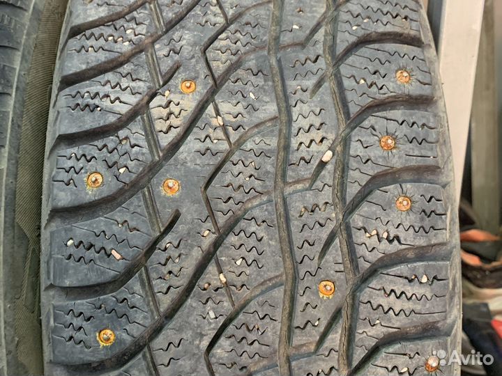 Viatti Bosco Nordico V-523 215/65 R16 98T