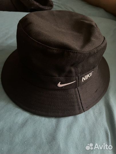 Панамы и кепки