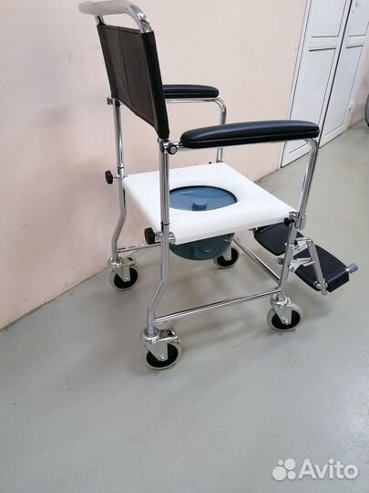 Кресло-коляска с санитарным оснащением