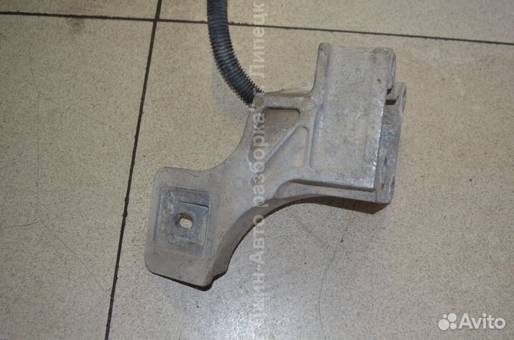 Кронштейн двигателя Land Rover Discovery 3