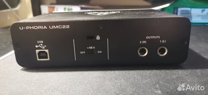 Внешняя звуковая карта behringer umc22