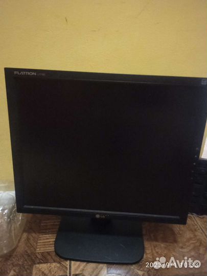 ЖК монитор LG flatron 17дюймов