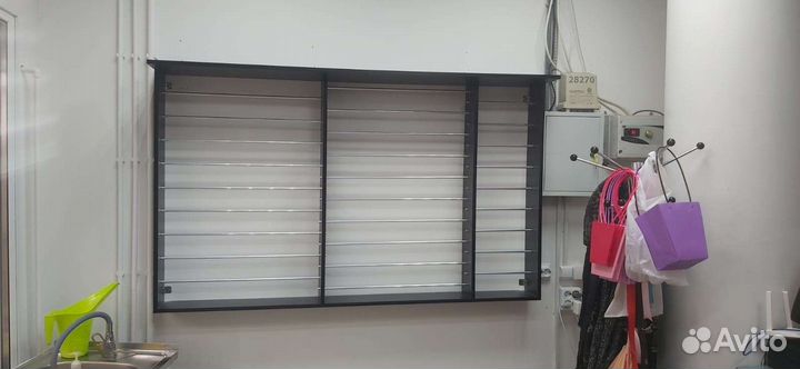 Держатель для лент и бумаги для флор.маг-на,новый