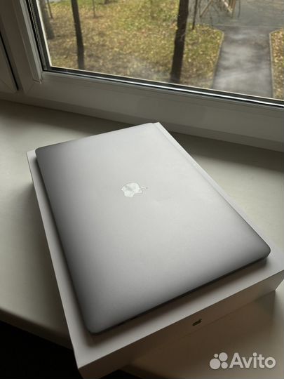 Macbook Pro 15 2018 i9 32gb 512