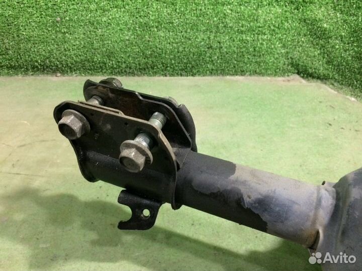 Стойка подвески передняя левая Subaru Impreza GG3