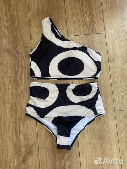 Купальник с высокими трусами