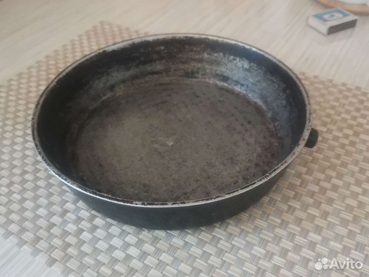 Сковороды разные