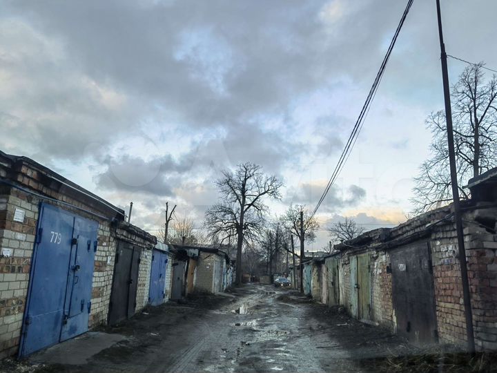 Гараж, > 30 м²