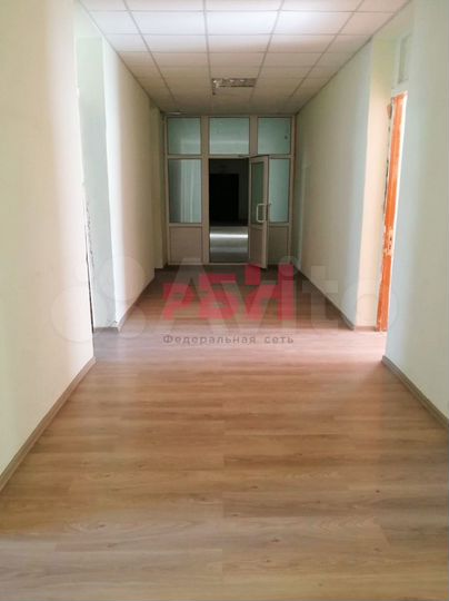 Офисный этаж 11 кабинетов 387 кв.м