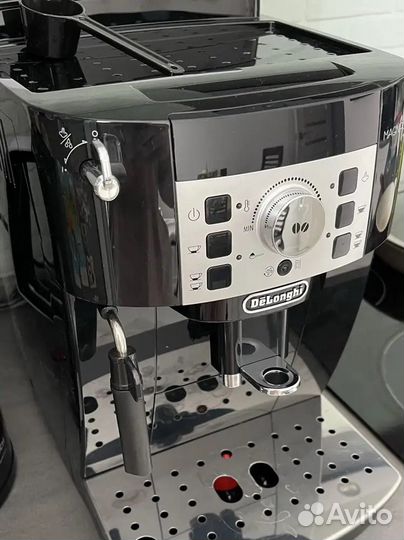 Новая Кофемашина DeLonghi Ecam 22.110.B, Румыния