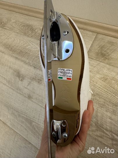 Фигурные коньки risport electra