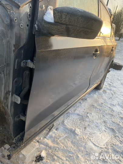 Дверь передняя левая Volkswagen Polo 5 sedan