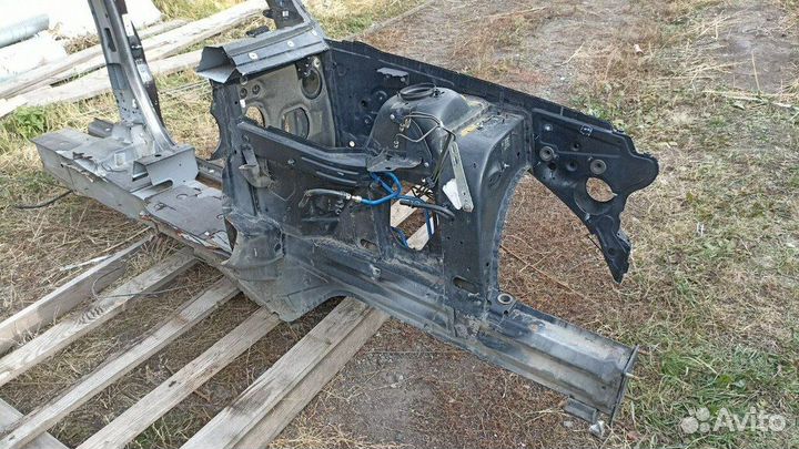 Лонжерон передний левый (четверть) б/у для Land Ro