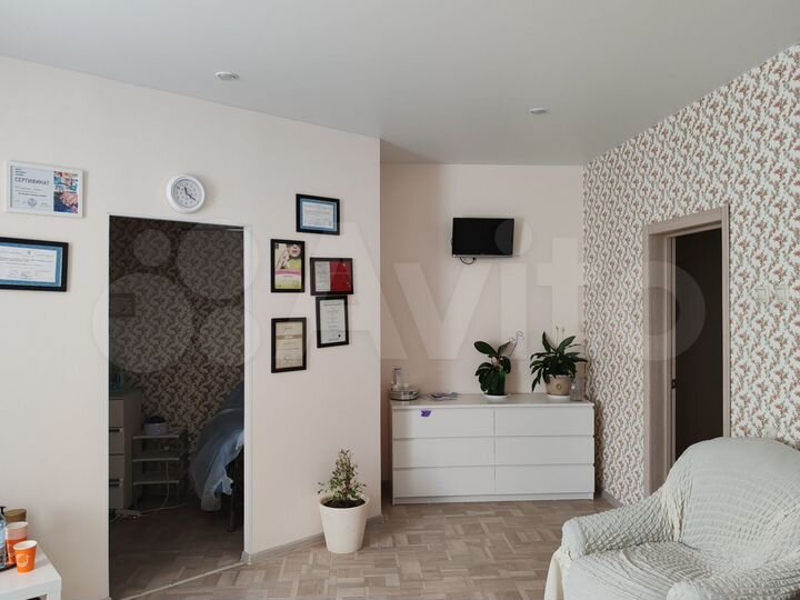 4-к. квартира, 189 м², 2/4 эт.