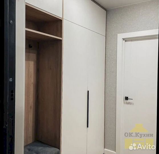 Шкаф с зеркалом