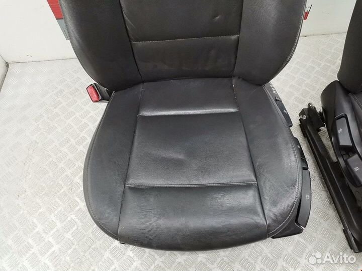 Салон (сидения) комплект для BMW 3-Series (E46)