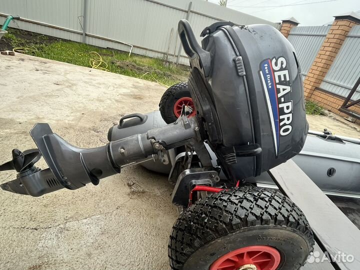 Лодка с мотором