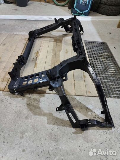 Передняя панель телевизор Kia Sorento