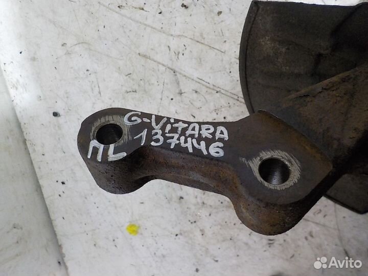 Кулак передний левый Suzuki Grand Vitara