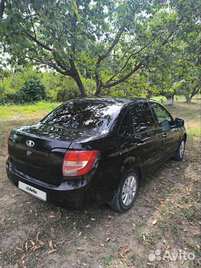 LADA Granta 1.6 МТ, 2013, битый, 180 000 км