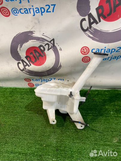 Бачок омывателя (1) Toyota Ractis NCP125 1NZ 2014