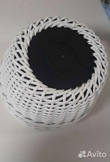 Кашпо из искусственного ротанга