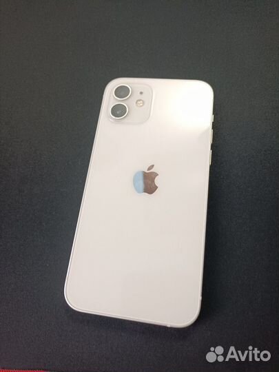 iPhone 12, 64 ГБ