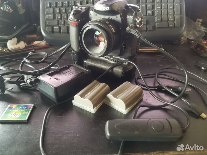 Nikon D200 с ручкой\ ду\4гб\4 аккума