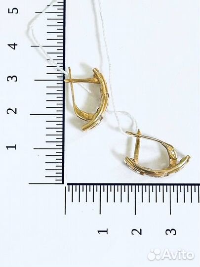 Серьги с синтетическим камнем Золото