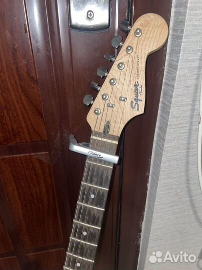 Электро гитара fender squier bullet strat