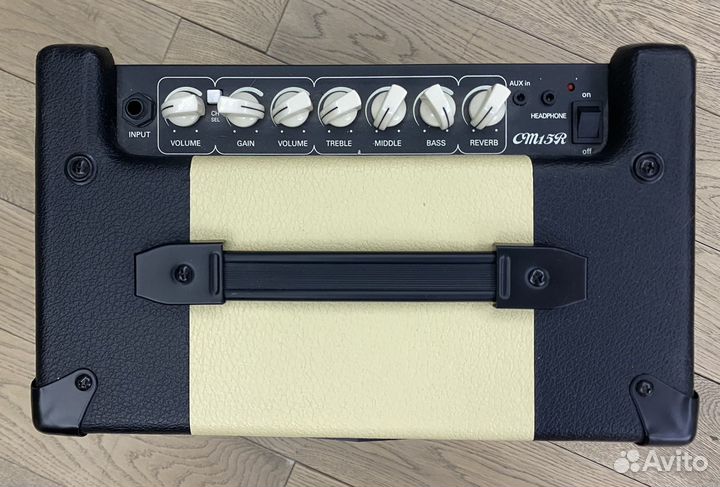 Комбоусилитель Cort для электрогитары