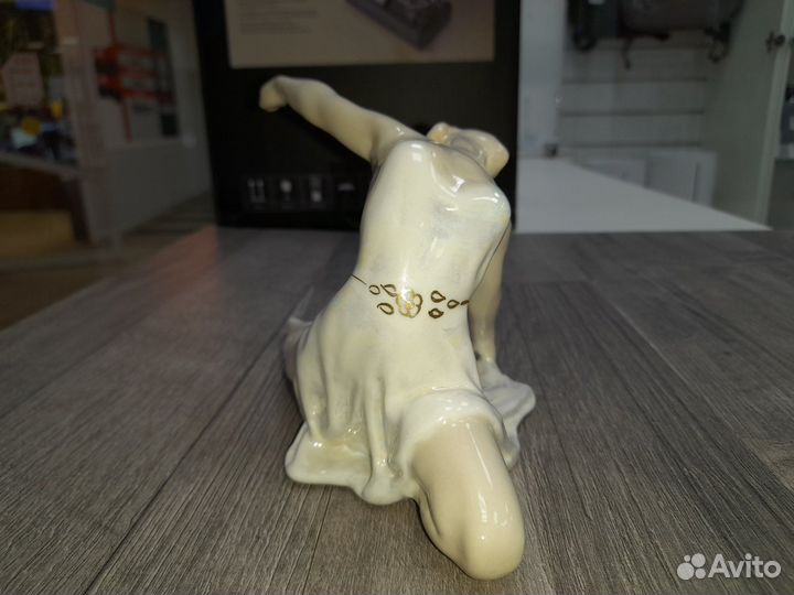 Фарфоровая статуэтка балерина лзфи. СССР