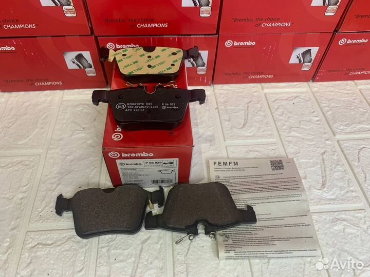 Задние тормозные колодки Brembo P86029