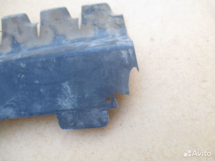 Дефлектор радиатора верхний Skoda Karoq