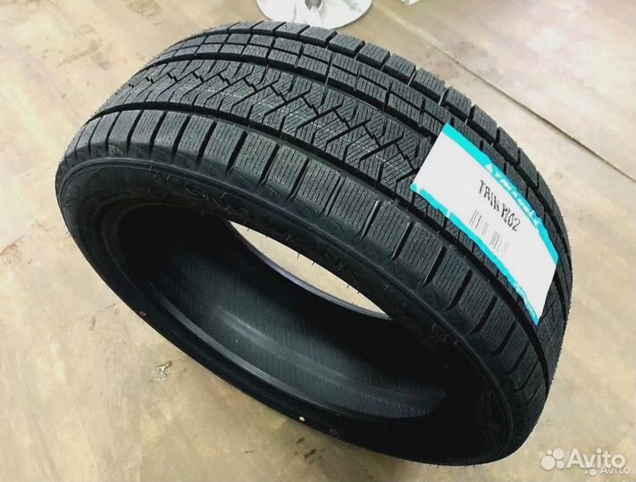 Triangle Trin PL02 235/45 R19 99V