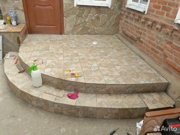 Поклейка обоев, укладка плитки, ламината