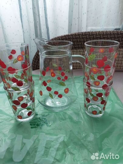 Графин со стаканами