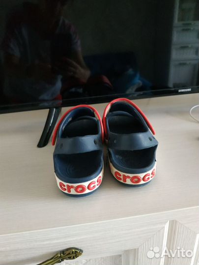 Сандалии Crocs (крокс) j2