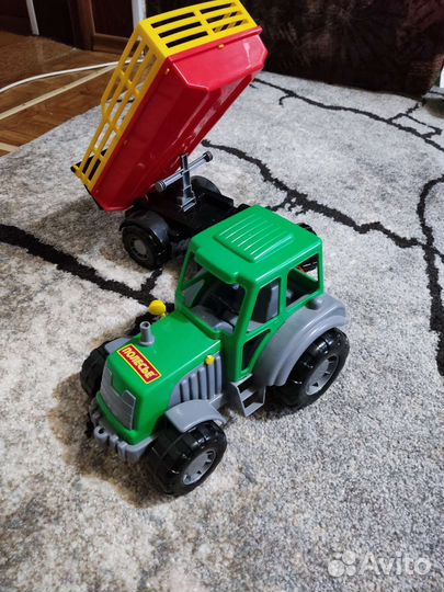 Трактор с прицепом игрушка