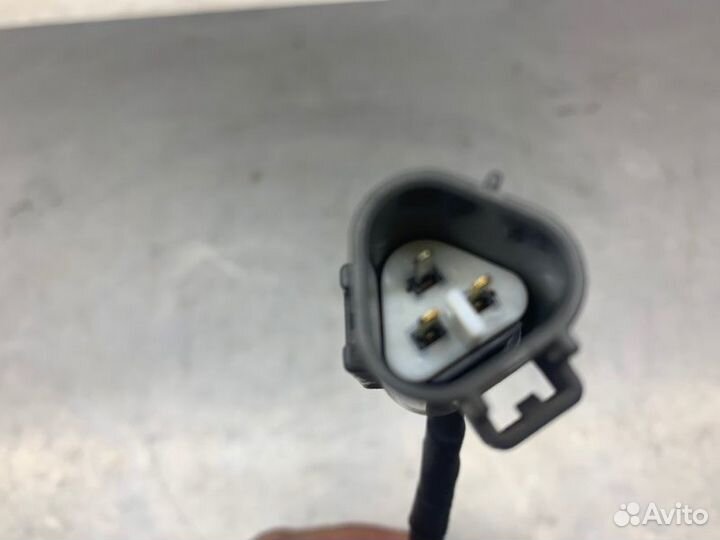 Датчик коленвала Toyota Avensis универсал 1adftv