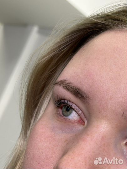 Ламинирование ресниц и архитектура бровей