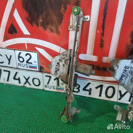 Задний левый/правый стеклоподъёмник Opel Omega B