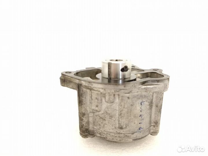 Насос вакуумный Mercedes-Benz C-Class W205 2.2