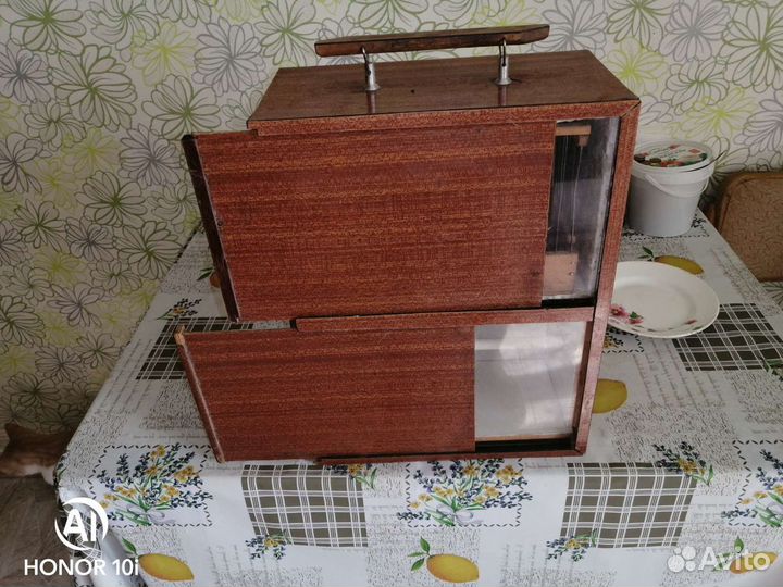 Ящик для переноски или продажи птичек
