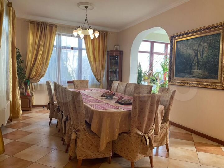 Дом 462,8 м² на участке 21 сот.