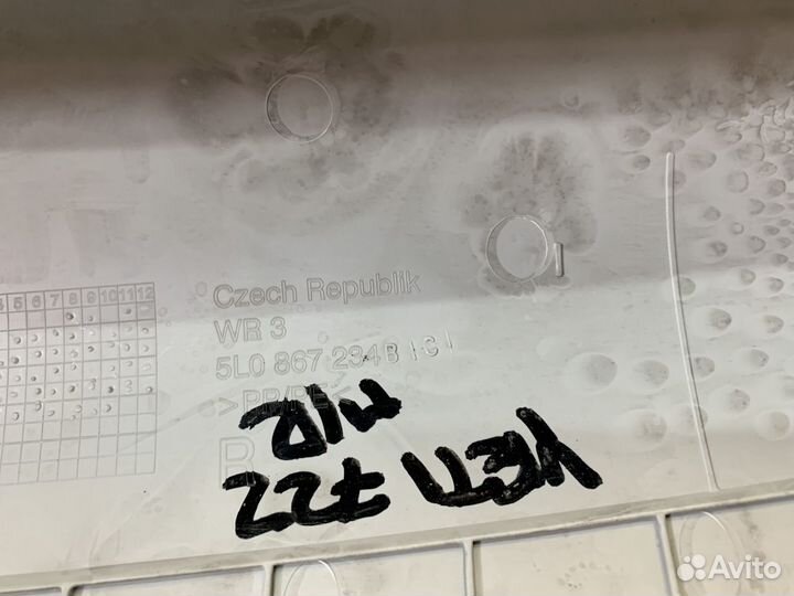 Skoda Yeti Обшивка стойки передняя правая