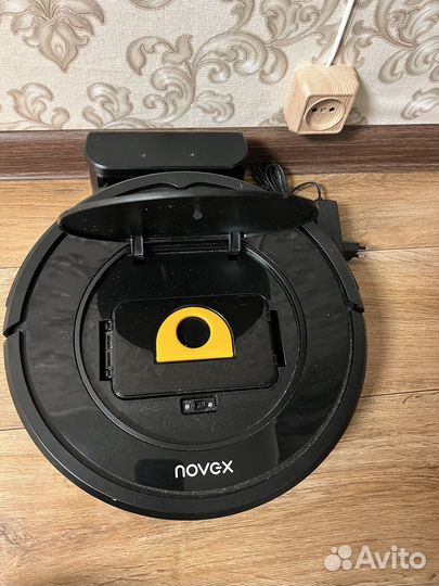 Робот пылесос novex