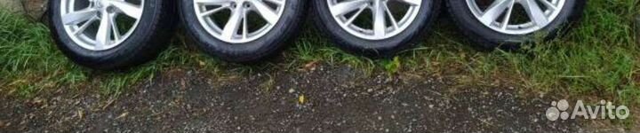 Bridgestone Blizzak VRX2 215/55 R17, 4 шт