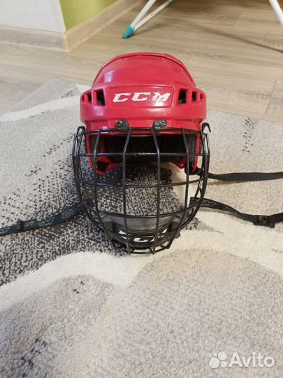 Хоккейный шлем